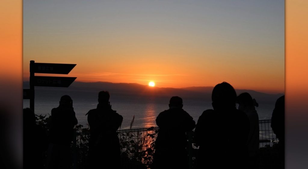 初日の出』を見に鹿児島県の錦江湾公園へツーリング 新年を祝うように