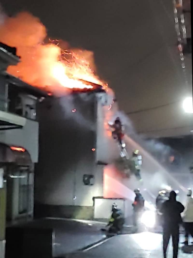 新潟市西区で住宅火災、焼け跡から1人の遺体［動画あり］
