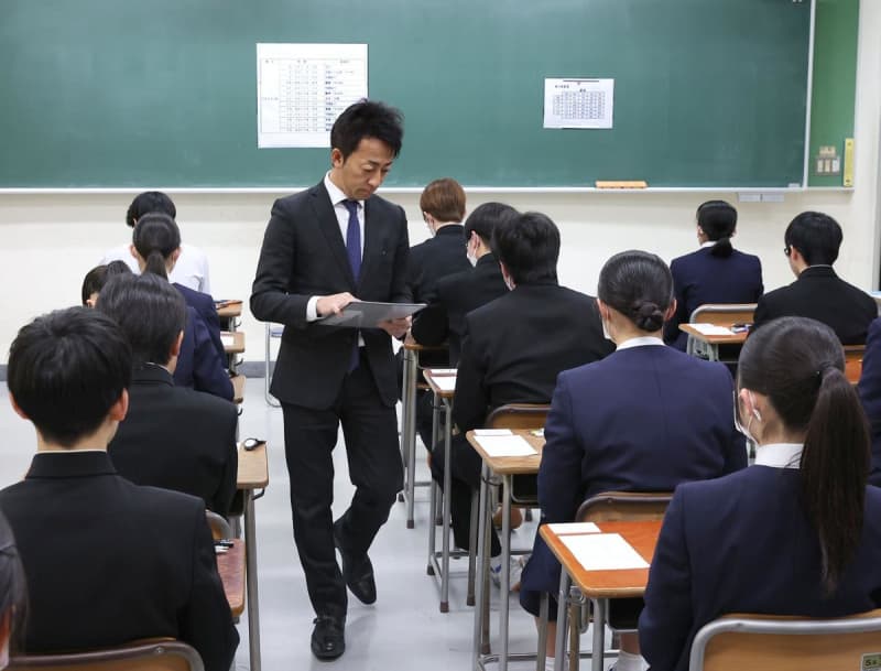 新潟県立高校の一般入試が始まる、約1万3000人が志願　「いつも通り頑張ってね」「絶対大丈夫」