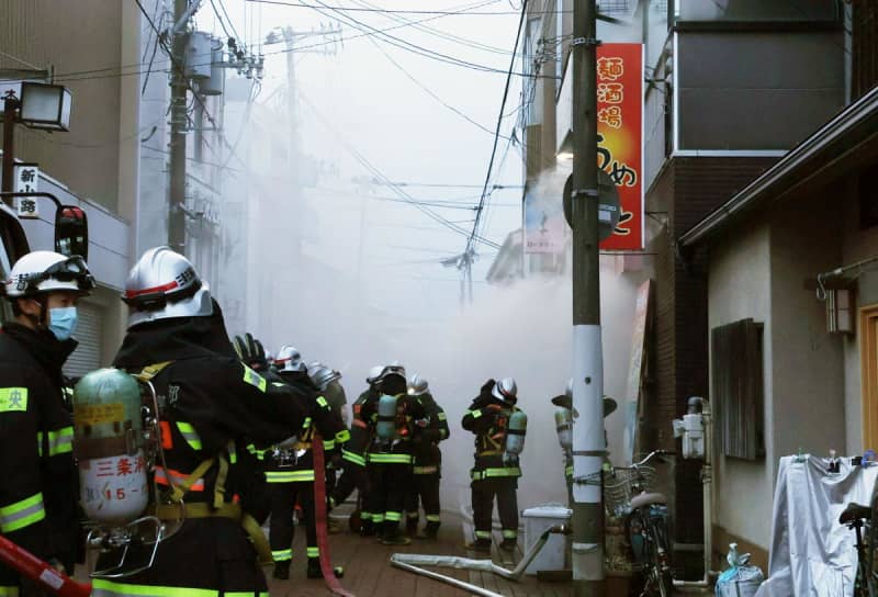 【動画あり】新潟県三条市「本寺小路」で建物火災、けが人なし