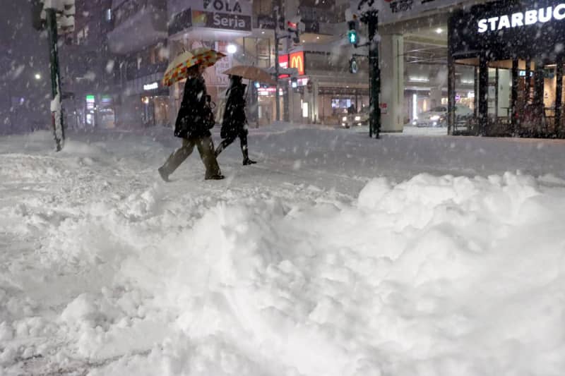 【速報】新潟県に「顕著な大雪情報」発表、新潟市松浜で3時間に30センチ