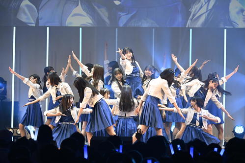 乃木坂46公式ライバル「僕青」が結成１周年ライブ開催「大きすぎる背中」追って23人が躍動