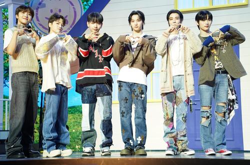 韓国６人組グループBOYNEXTDOORが日本デビュー　「DayDay．」で初生歌を披露