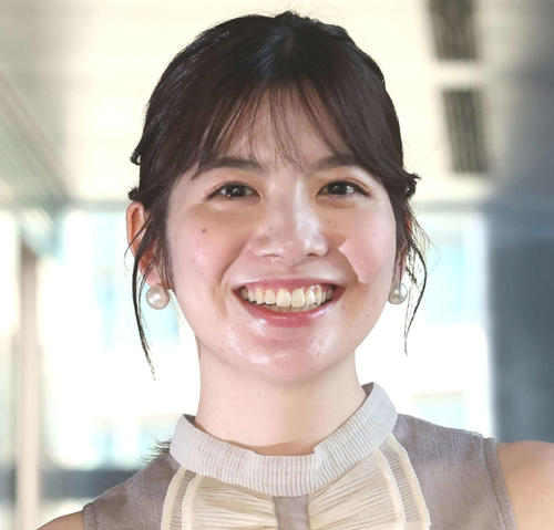 日テレ佐藤真知子アナ、杉原凜アナと「キングダム」鑑賞　メガネ姿の２ショットに「姉妹のよう」