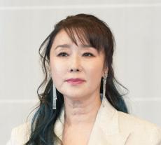 64歳浅野ゆう子、超ミニショーパン＆ピンヒール“不変の妖艶美脚”動画に騒然「昔のまんま」