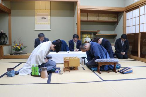 【王位戦】渡辺明九段「ぐは　将棋の終盤難しい」対局後は深夜に地元名物食べて息抜き、Ｘで告白