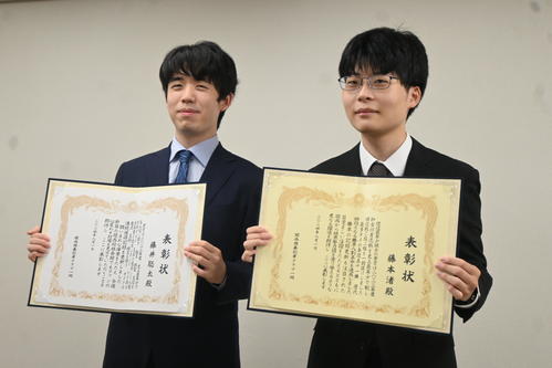 藤井聡太７冠　パリ五輪「すばらしいパフォーマンスは励み」　関西囲碁将棋記者クラブ賞表彰式　