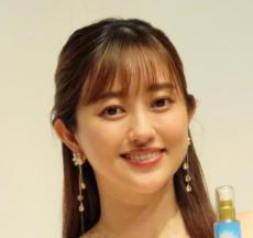 菊地亜美、あの大物タレントに長女が「写真撮ってくーだーしゃい…」ほほ笑ましい3ショット公開