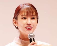 岡副麻希アナ「がんばれ大阪桐蔭っっっ！」娘のユニホーム姿に「かわいい応援団」「貫禄がある」