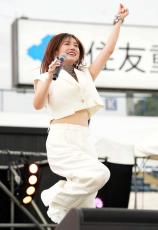 島谷ひとみ、デビュー25周年で神宮花火大会に出演「やっとここで歌うことができました」