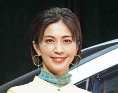 42歳安田美沙子“ピタピタ”タンクトップでヘルシーボディ「美の極限」「引き締まってる」絶賛