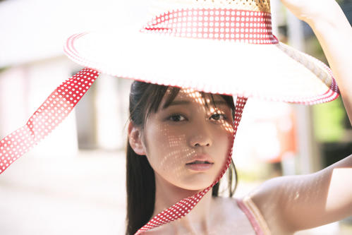 AKB48大盛真歩「大好きなお酒をやめて」初写真集で過去最大露出　大胆“うさぎブラ”にも挑戦　