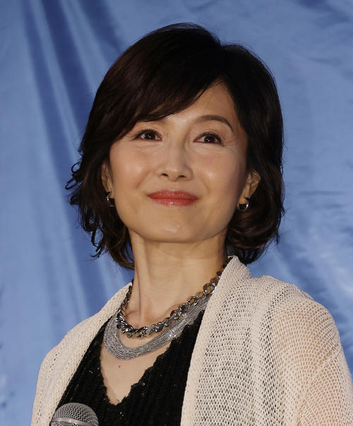 水野真紀、月組新トップ公演観劇に八戸まで遠征、さらに朝市で朝食　「行動力に脱帽」の声