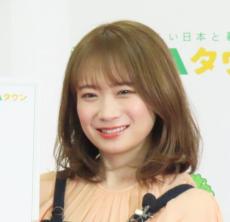 元乃木坂46秋元真夏“あざとかわいい”ショット公開「食べてばかり」カフェでチュロスほおばる