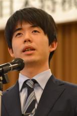 【将棋】藤井聡太７冠、西山朋佳女流３冠下し２年ぶり２回目の優勝へ好発進　NHK杯２回戦