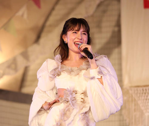 May．J平和願うイベント「PEACE DAY」で「Let It Go」など熱唱　夫尚玄も出演