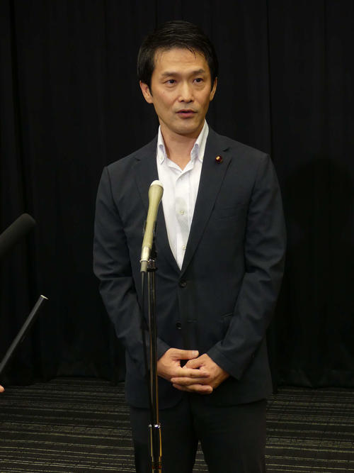 小川淳也氏、緊張の面持ち「身に余る重責。重圧はひしひしと」野党第１党幹事長就任受けて抱負