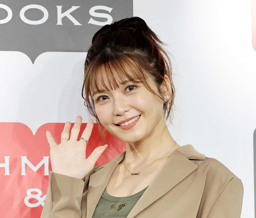 AAA宇野実彩子「仲間とのギューっ」末吉秀太と熱いハグ「しゅうみさ最高」「かっこよすぎ」