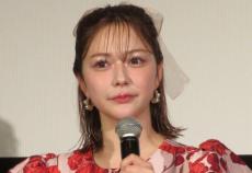 「笑顔止まらない」村重杏奈、白ランジェリー姿でニコリ「セクシー過ぎ」「ひたすらかわいい」