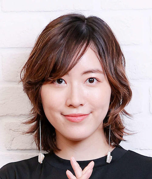 松井珠理奈「ありがとうどん」肩出し衣装姿で満面の笑み「セクシーとキュートの二刀流にドキドキ」