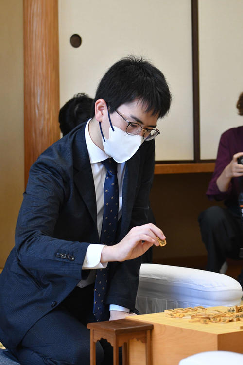 【将棋】西山朋佳女流３冠に勝利した山川泰熙四段「読みの精度の高さを感じました」