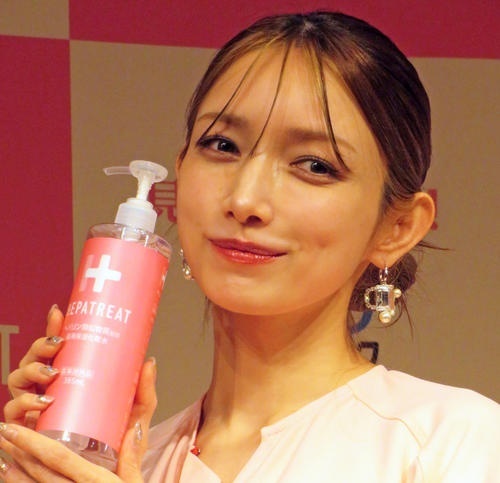 39歳後藤真希、大人可愛いピンクワンピで登壇「ますます美しさに磨き」「世界で一番かわいい」