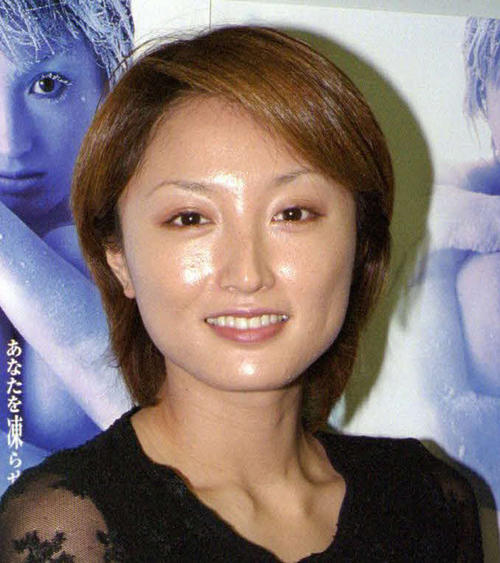 50歳井上晴美が離婚報告、３児のシングルマザーに　05年にメキシコ人一般男性と結婚も