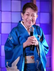 水前寺清子、60周年記念新曲発表会で涙ぐむ　北島三郎らから祝福メッセージも