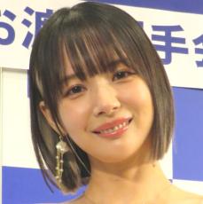 岡田紗佳、セーラー服姿に反響相次ぐ「学校にいても気付かれない」「あと20年はいける」