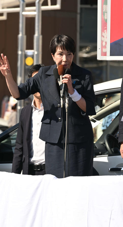 高市早苗氏「誰かが命がけで」安倍晋三元首相の銃撃現場で街頭演説　大ヒット映画のセリフ重ねる