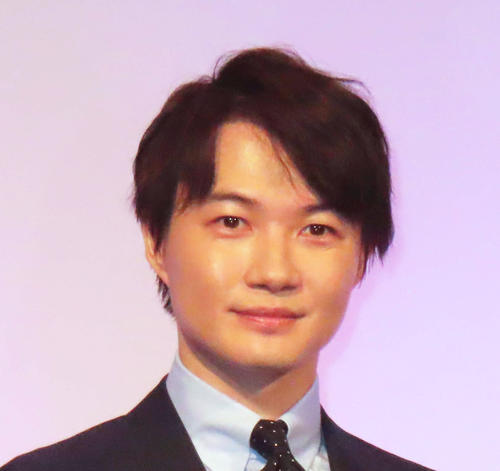 神木隆之介主演「海に眠るダイヤモンド」初回、大物歌手降臨に沸く「長崎弁が流石のネイティブ」