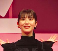 浜辺美波、主演映画「六人の嘘つきな大学生」で騙されてる!?「ここから始まっていたのか！」