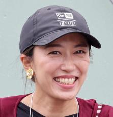 里田まい、夫「マー君」田中将大と古巣ヤンキース対ドジャースのワールドシリーズ第４戦観戦