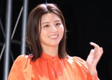 元テレ朝38歳フリーアナ水着バックショットが反響「スゲー豪華」「正面も見たい」「サイコー」