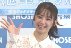 「神尻」黒ランジェリーの小池里奈、美ヒップがまぶしいオフショットに「見とれちゃうなぁ～」