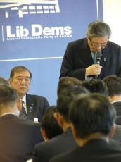 「ガス抜き」批判の自民会合で森山裕幹事長「強い責任感じる」と陳謝もうつむきながら…