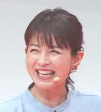 元フジアナ「共通点多すぎ」　元局アナママとのスリーショットに反響「豪華」「変わらずキレイ」