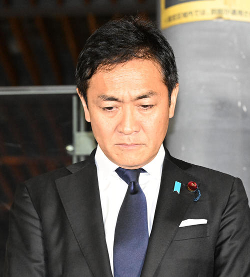 国民・玉木代表、謝罪の街頭演説「恥を忍んで来た」聴衆から「ばかたれ」「頑張れ」賛否の声飛ぶ