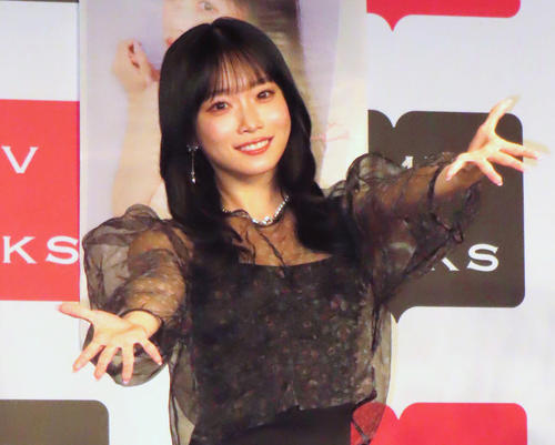 ＃ババババンビ岸みゆ、一糸まとわぬバックショット　1st写真集は「145億万点」