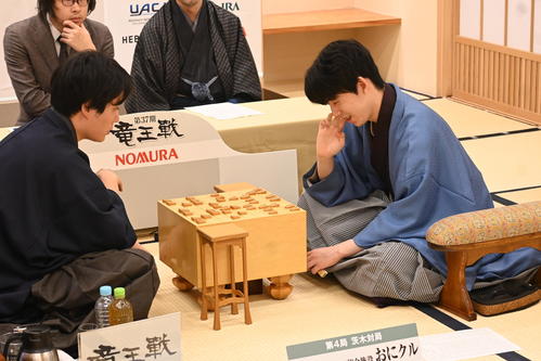 【ひふみんEYE】棋士70年で初めて見た　藤井聡太竜王が「軽視」した佐々木勇気八段の指し回し