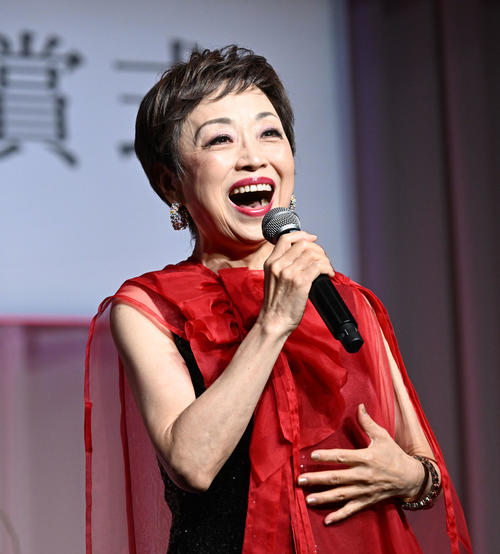 クミコ「岩谷時子賞特別賞」シャンソン歌手として初受賞、越路吹雪さん生誕100周年の記念年に