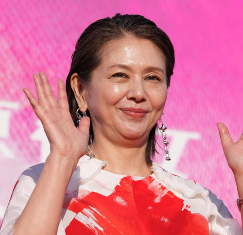 小泉今日子、初対面で「こんな綺麗な子いるんだ」と驚いた“花の82年組”同期男性の実名告白