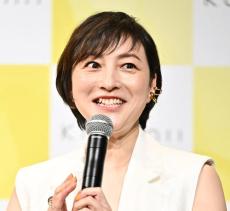 広末涼子「毎日お仕事がんばる皆さんに感謝です」和気あいあいの撮影現場オフショット投稿