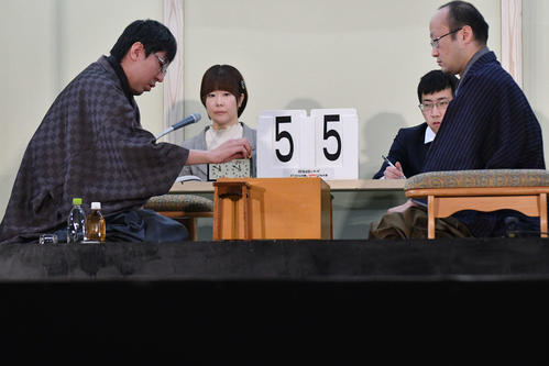 渡辺明九段の５年ぶり４回目のＶか広瀬章人九段の初優勝か　将棋JT杯決勝スタート