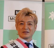 つるの剛士、東京＆福島のウルトラマンと２ショット「ウルトラマンって便利でしょ？」