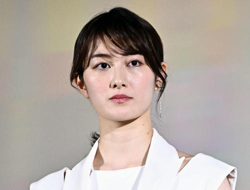 高月彩良、舞台「呪術廻戦　０」持病の椎間板ヘルニア発症のため降板「今は治療に専念」