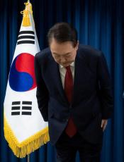 【韓国】尹錫悦大統領「去就は党に一任」に与野党から批判　味方も「早期退陣は避けられない」