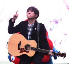 コブクロ小渕健太郎、布袋寅泰武道館ライブで振り返ると…人気お笑い芸人のエピソードを披露