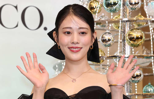 新婚の高畑充希、左手薬指に指輪キラリ「衣装ですか？本物ですか？」FNS歌謡祭で人妻役の歌唱