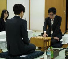 豊島将之九段貫禄勝ちで西軍３連勝　高橋佑二郎四段「完敗。歌はお休みして将棋に専念します」